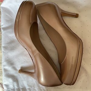 NWOT LK Bennett Sybila Pumps in Champagne